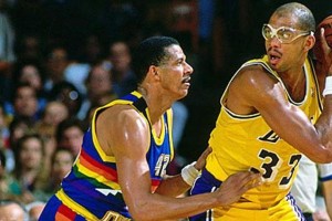NBA历史上十大凶狠犯规排行榜（曾经肆虐球场的巨人们，谁是最凶狠的？）