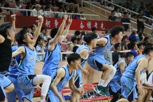 大学生篮球防守技巧大全（掌握这些技巧，让你成为篮球场上的防守达人）