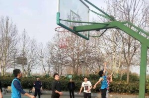 初中篮球队防守训练的关键方法（提高篮球队整体防守水平的训练方案）
