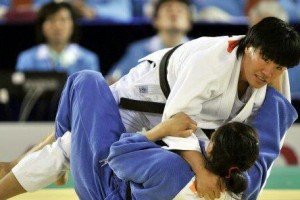 学游泳技巧，提升成人武术水平（将游泳技巧与武术相结合，实现身心的全面锻炼）