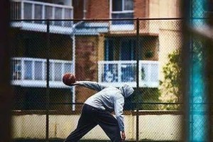 跳舞穿梭篮球场——以舞蹈之美躲避对手防守（优美、灵动、出其不意，跳舞为篮球带来全新的防守方式）