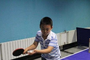 乒乓球接发球初级技巧大揭秘（学好这些技巧，你也能成为乒乓球高手！）