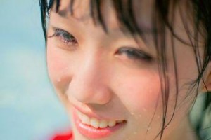 韩国美女教你游泳转身技巧（轻松掌握游泳转身，与韩国美女一起畅游水中乐园）