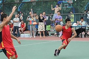 应对防守扶着的技巧（打破对方防守，攻下得分利器）