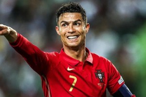 世界杯历史射手第一位16球的壮举（揭秘世界杯历史上第一位连续进球16次的射手）