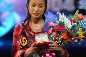 乒乓球杨扬底板胶皮的选择与使用（解密杨扬底板胶皮技术，助你成为乒乓球高手）