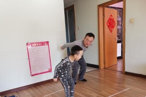 气排球起跳技巧揭秘（通过助跑提升跳跃高度的关键动作要领）