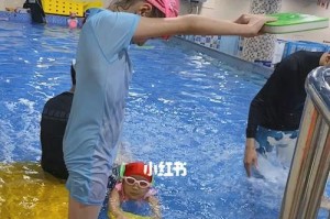 游泳滑手配合技巧详解（提高游泳效果，学会游泳滑手的正确配合）
