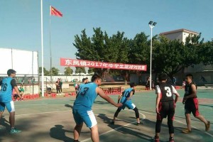 如何正确防守篮球场（掌握关键技巧，提升防守效果）
