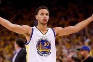 NBA历史得分榜上的传奇巨星——约翰逊（探索约翰逊在NBA历史得分排行榜中的地位和贡献）