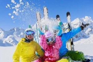掌握游泳滑雪的技巧大全（让你成为游泳滑雪高手的秘籍）