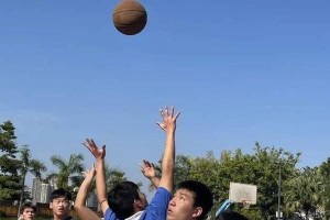 全力防守，无可指摘（以篮球班级赛时认真防守有没有问题）