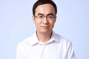 如何高效掌握足球吊球入圈技巧（提升足球技术水平，展现出色吊球能力）