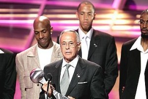 揭秘NBA颁奖典礼嘉宾排行榜的“贵宾之巅”（探寻NBA颁奖典礼贵宾的历年盛况及嘉宾代表身份）