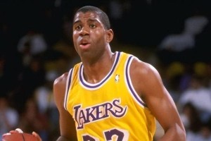 NBA总助攻排行榜新鲜出炉，谁成为助攻之王？（2021年度NBA总助攻排行榜揭晓，詹姆斯、韦少竞争激烈）
